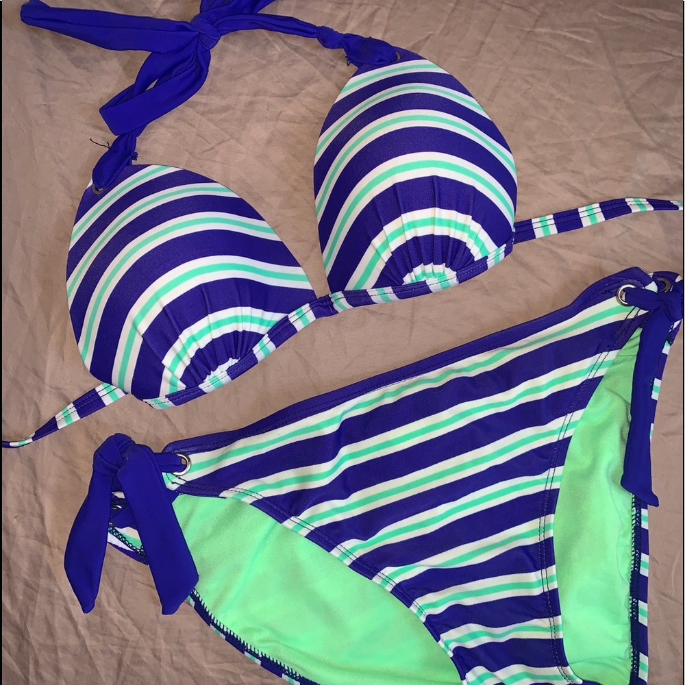 Striped Bikini set!!